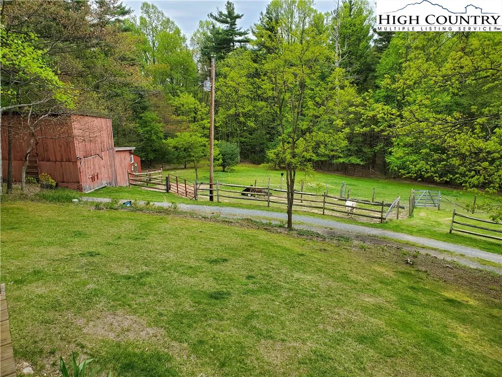Image number 17 for the current listing