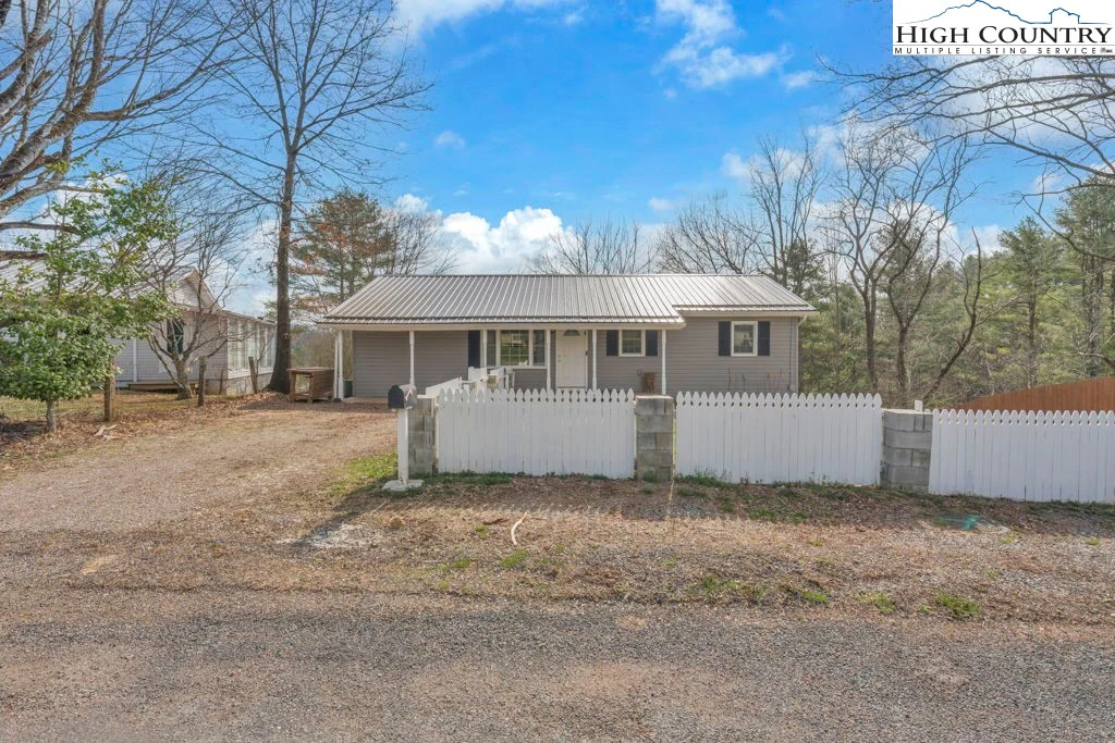 Image number 14 for the current listing
