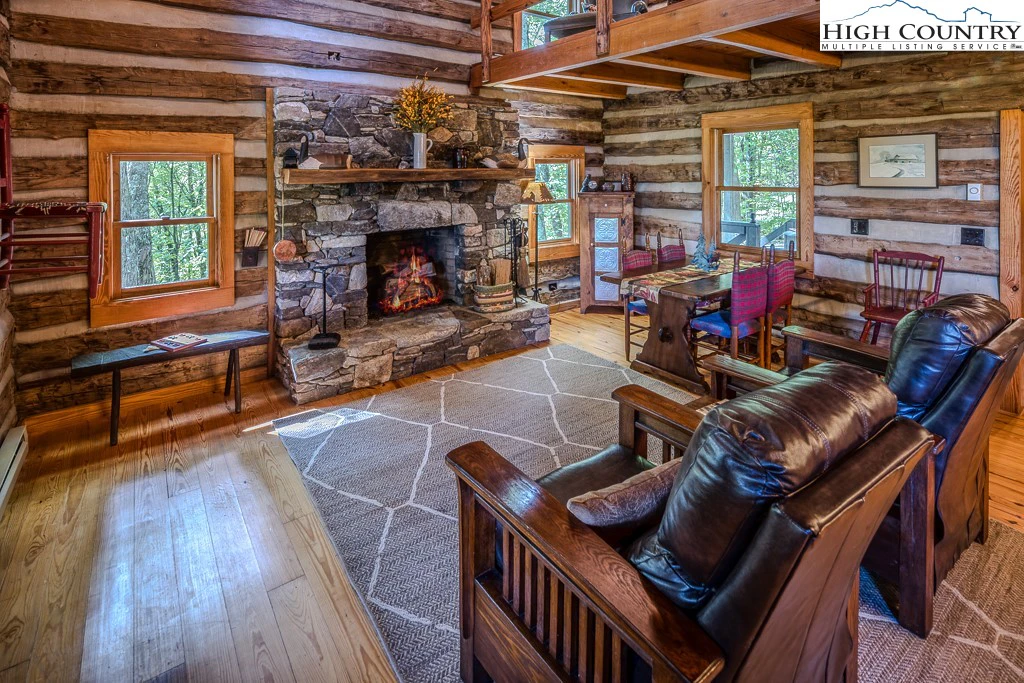 Image number 21 for the current listing