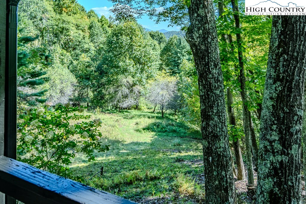 Image number 9 for the current listing