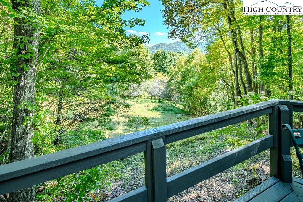 Image number 8 for the current listing