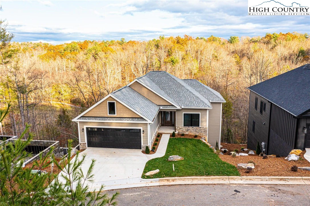 Image number 4 for the current listing