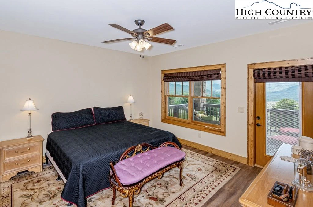 Image number 18 for the current listing