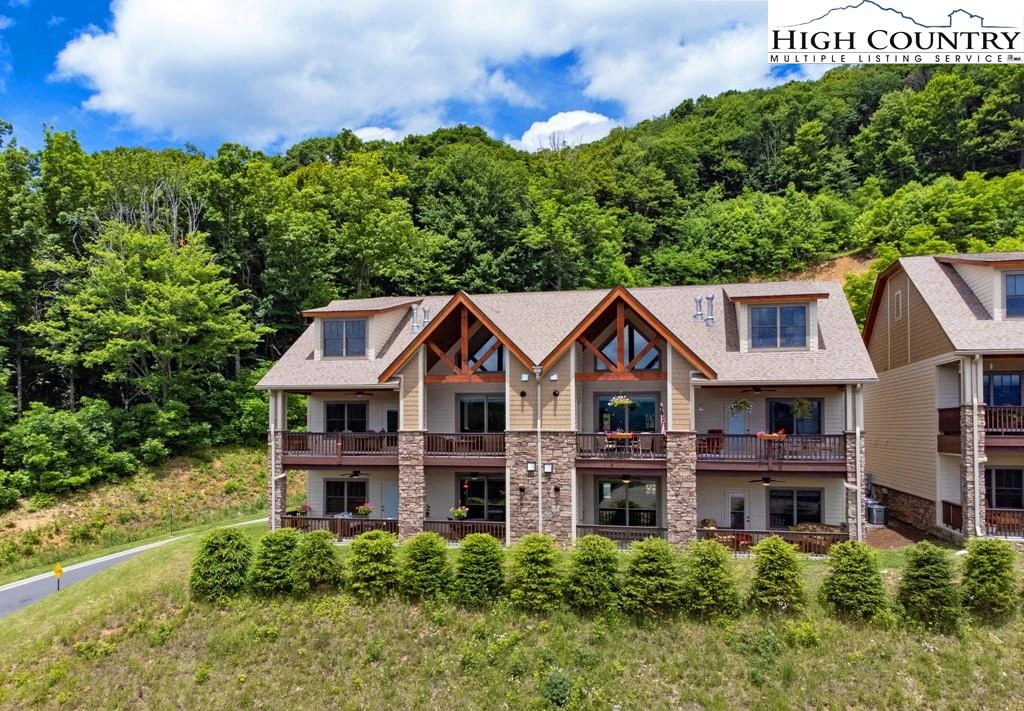 Image number 9 for the current listing