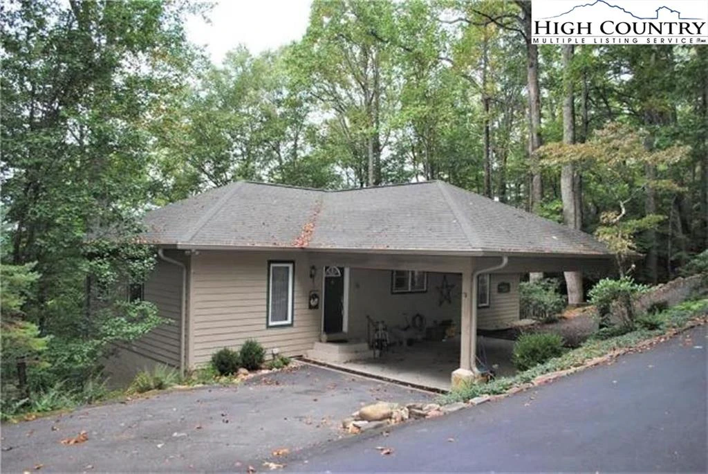 Image number 1 for the current listing