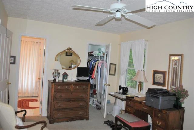 Image number 15 for the current listing