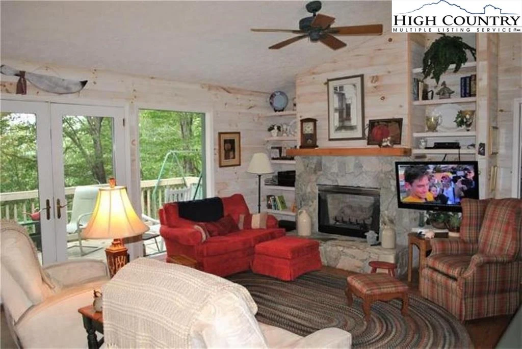 Image number 22 for the current listing