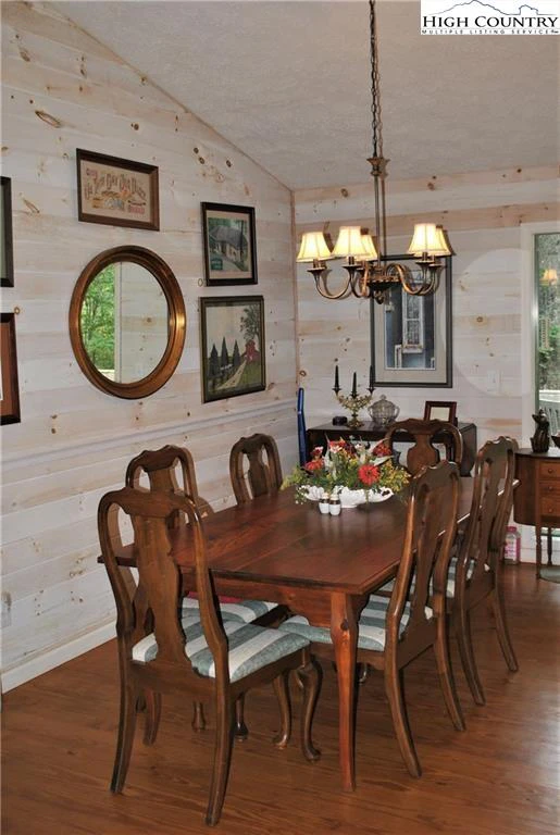 Image number 20 for the current listing