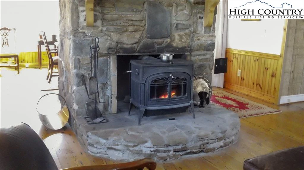 Image number 10 for the current listing