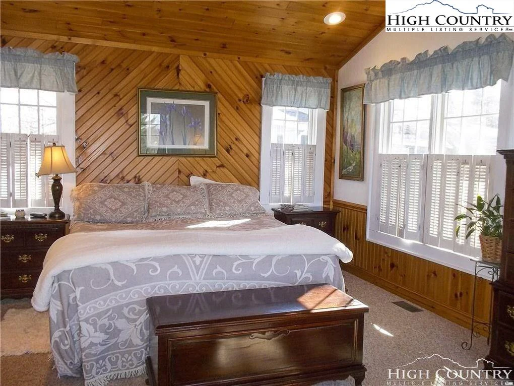 Image number 8 for the current listing