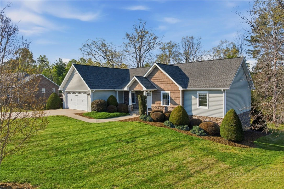 Image number 4 for the current listing
