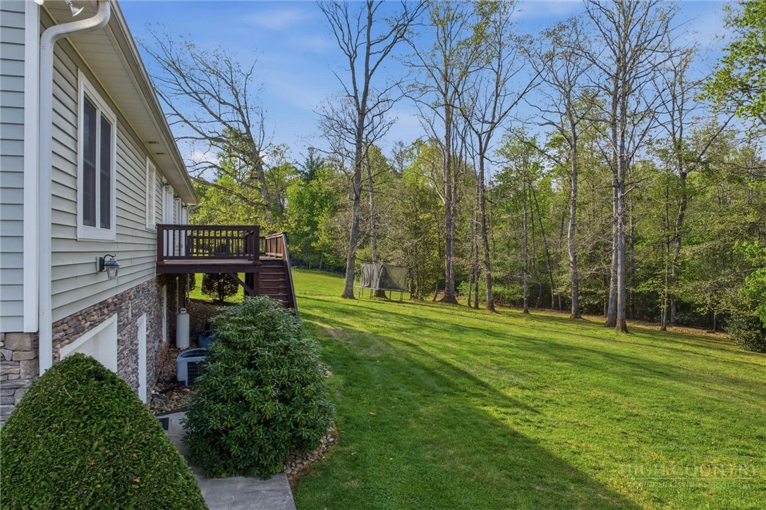 Image number 6 for the current listing
