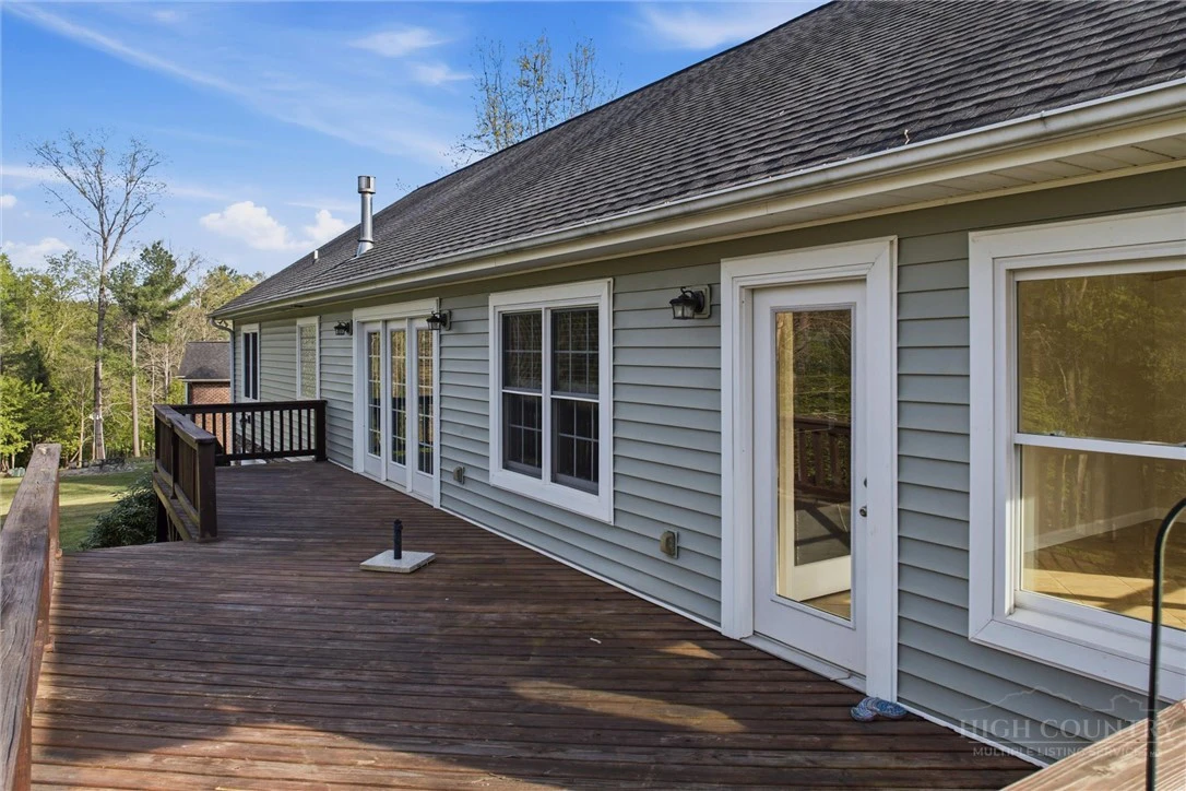 Image number 8 for the current listing