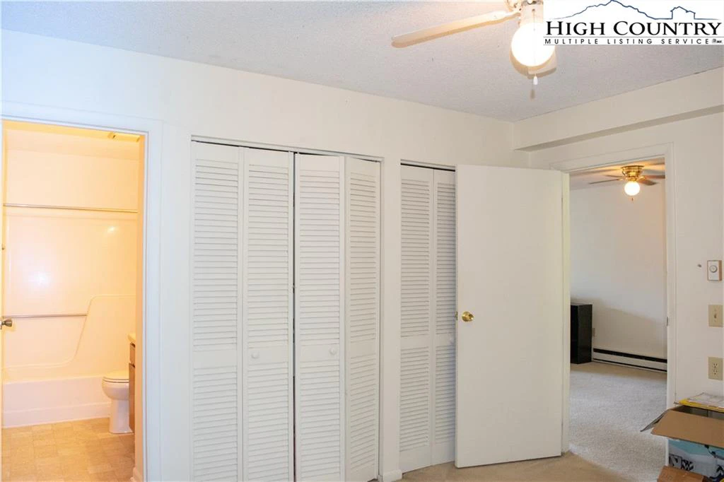 Image number 9 for the current listing