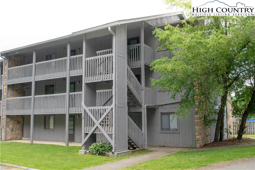 Image number 3 for the current listing
