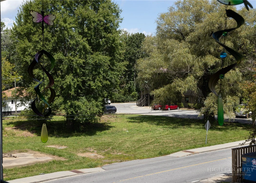Image number 19 for the current listing