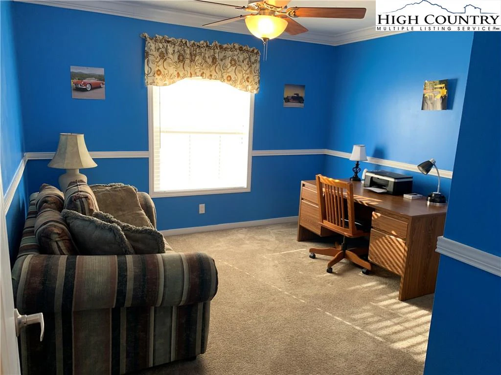 Image number 7 for the current listing