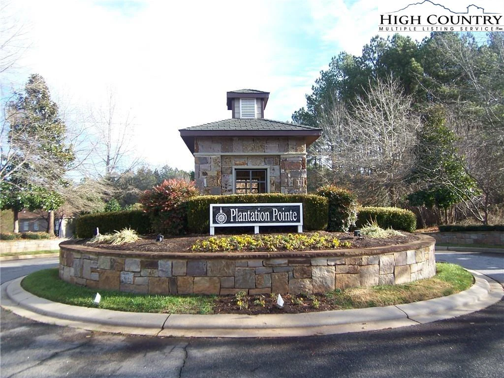 Image number 1 for the current listing