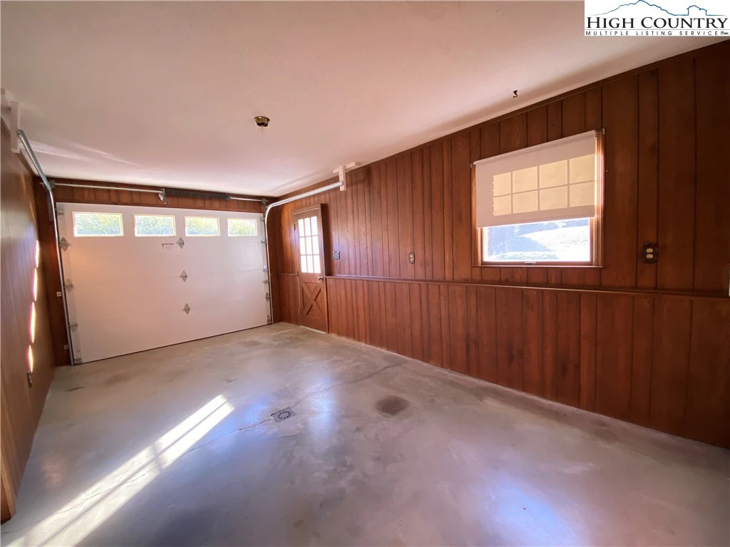 Image number 12 for the current listing