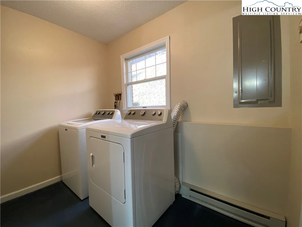Image number 10 for the current listing