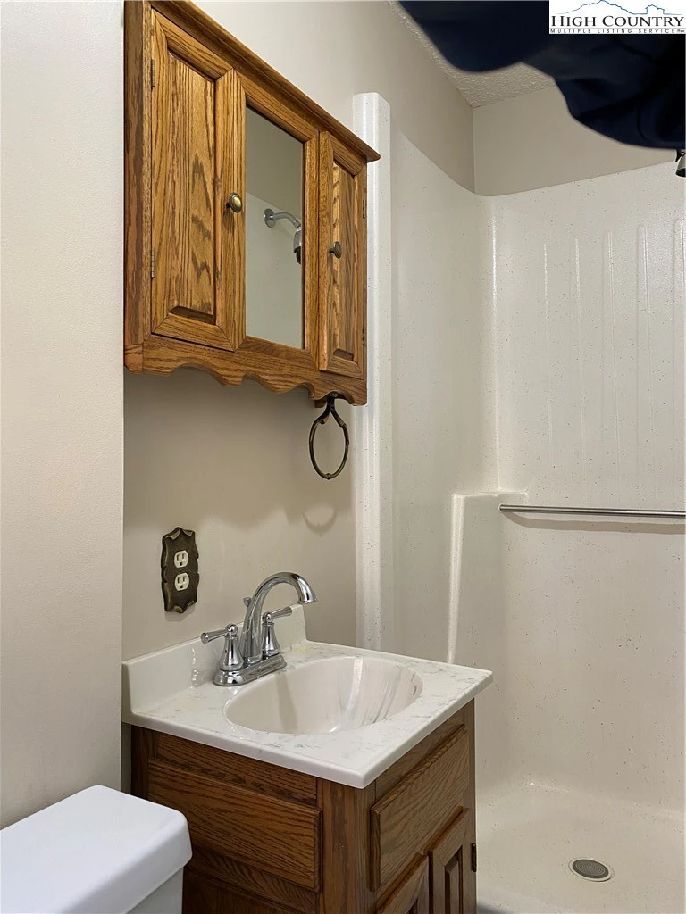 Image number 9 for the current listing