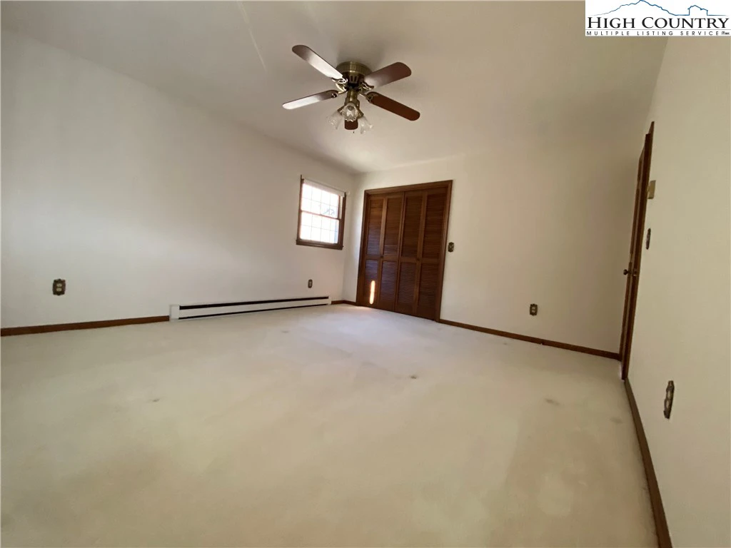 Image number 3 for the current listing