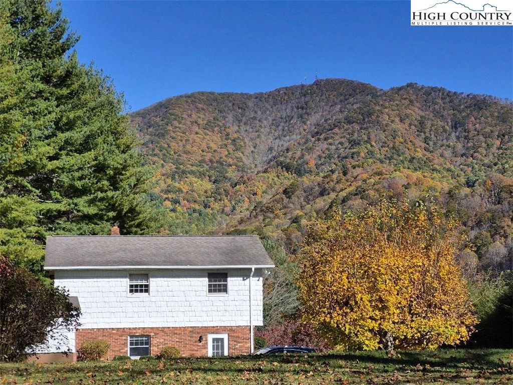 Image number 18 for the current listing
