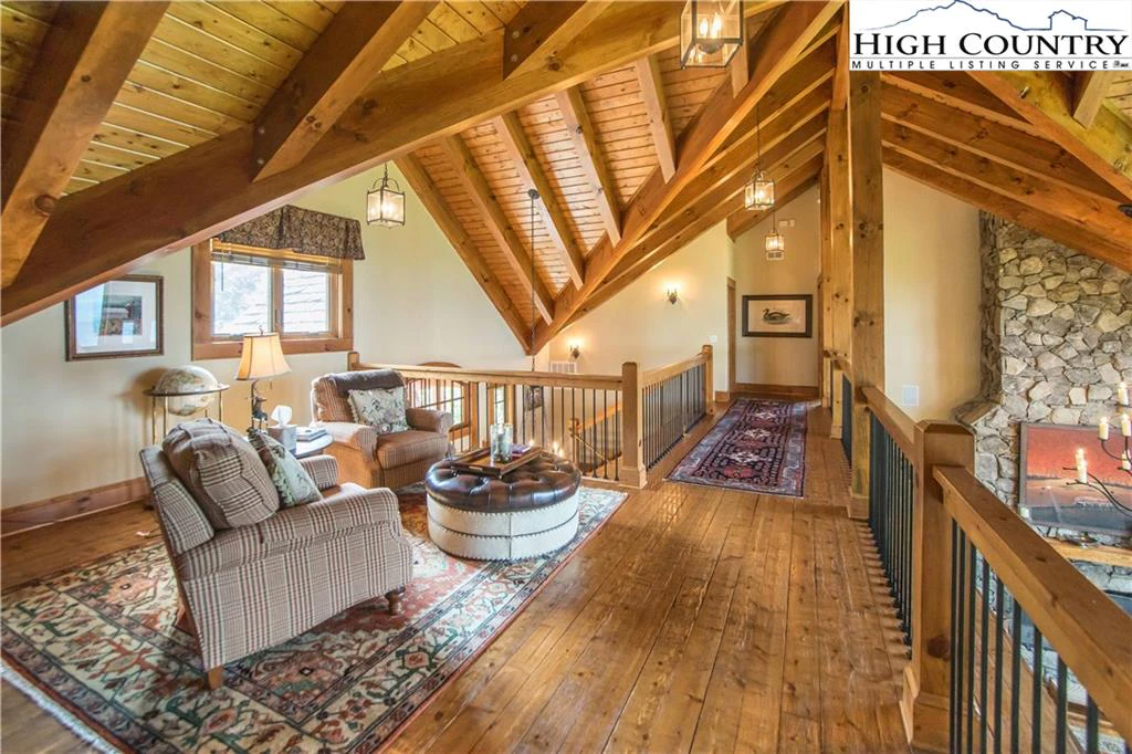 Image number 2 for the current listing