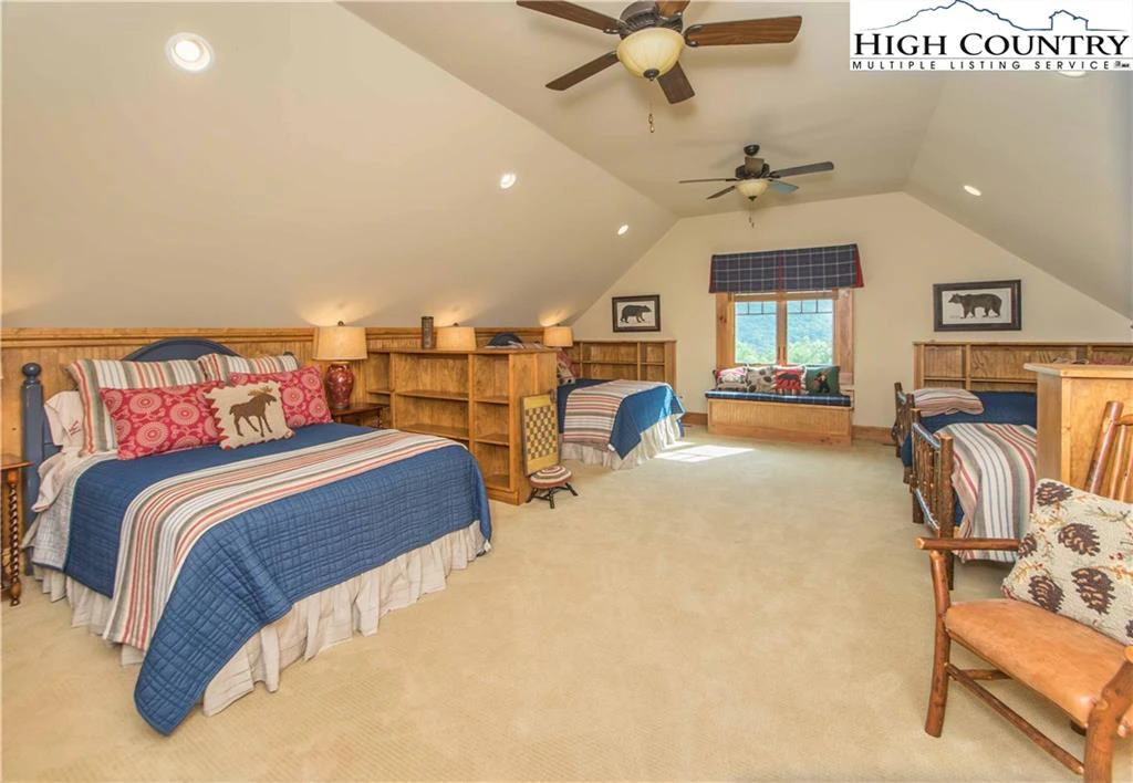 Image number 16 for the current listing