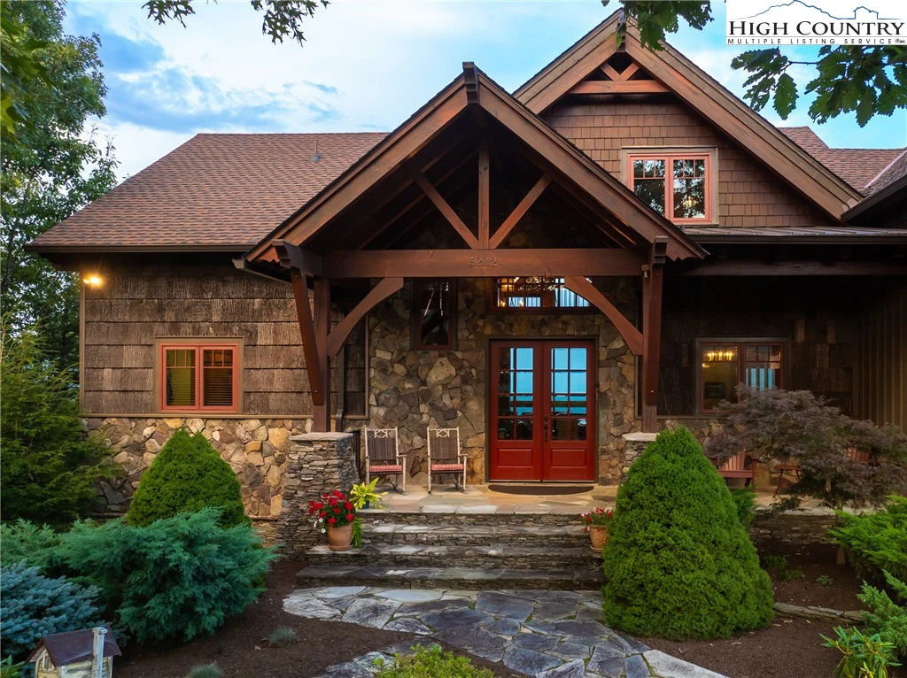 Image number 1 for the current listing
