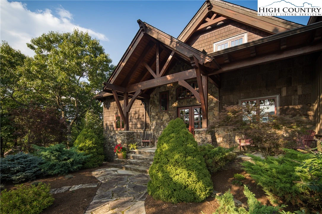 Image number 16 for the current listing