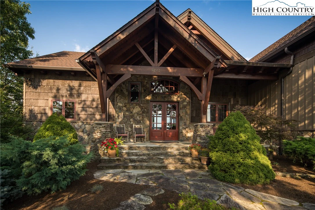 Image number 17 for the current listing