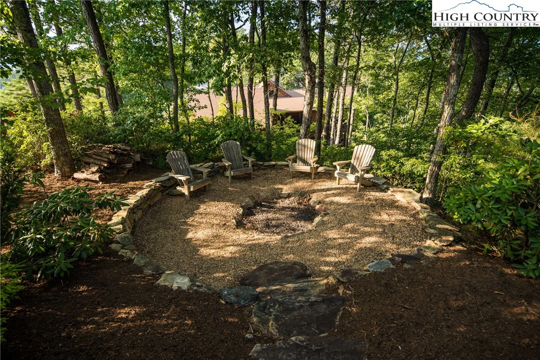 Image number 19 for the current listing