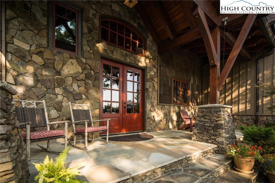 Image number 20 for the current listing