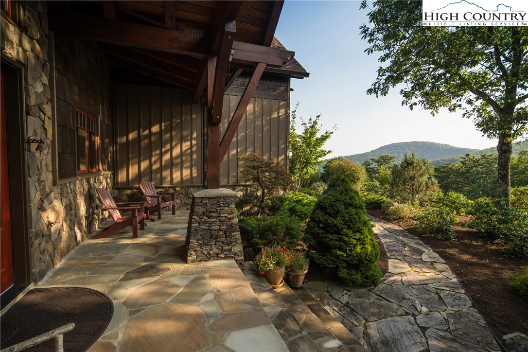 Image number 21 for the current listing