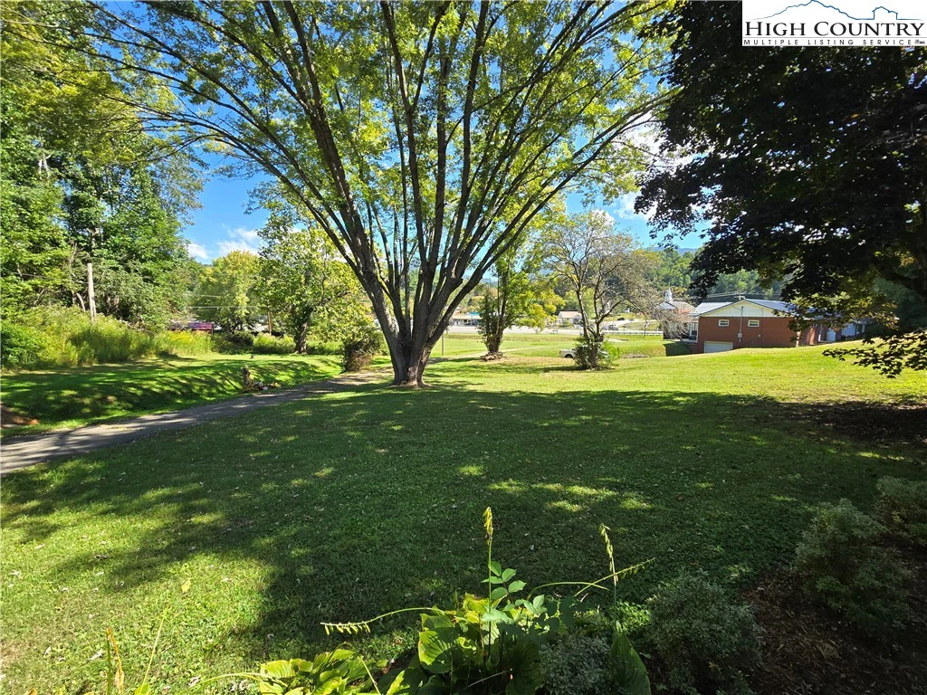 Image number 28 for the current listing