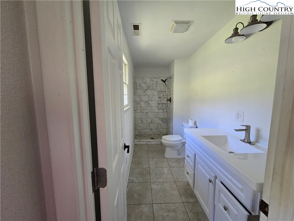 Image number 12 for the current listing