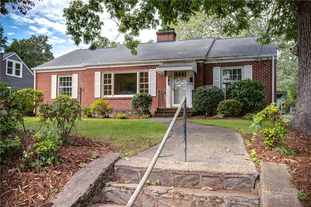 Image number 1 for the current listing