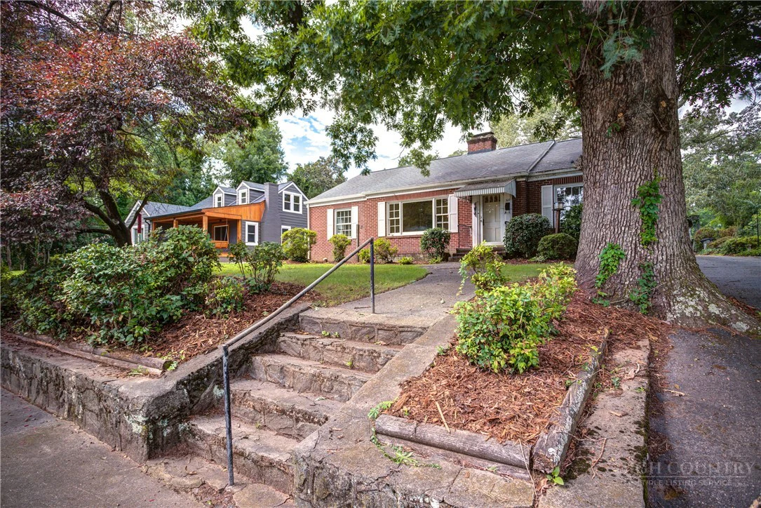Image number 3 for the current listing