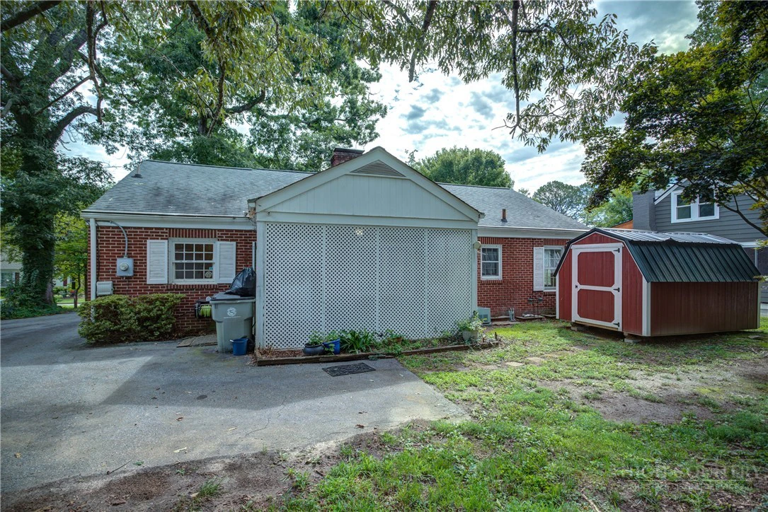 Image number 9 for the current listing