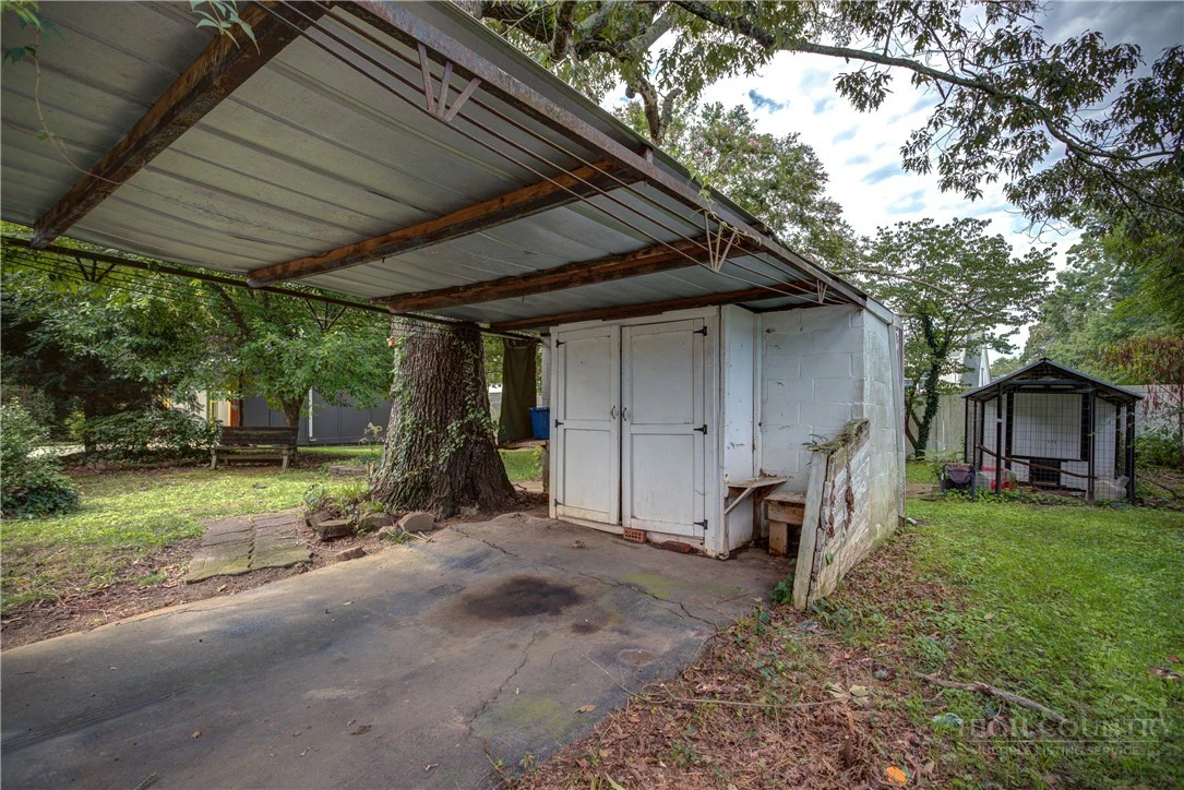 Image number 13 for the current listing