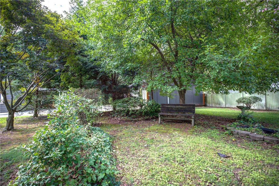 Image number 14 for the current listing