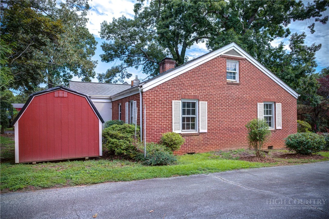 Image number 16 for the current listing