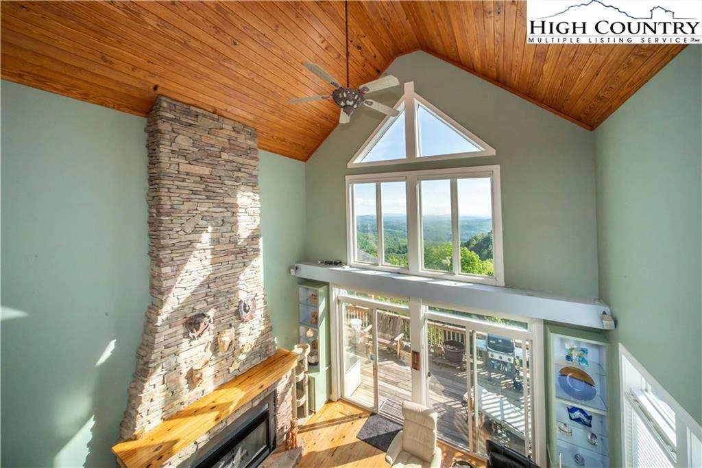 Image number 9 for the current listing
