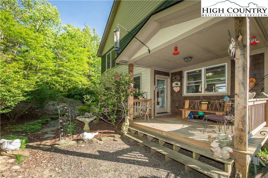 Image number 18 for the current listing