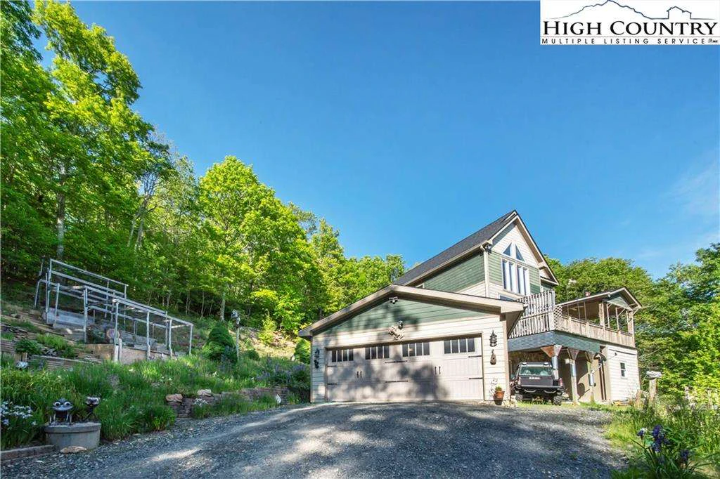 Image number 21 for the current listing
