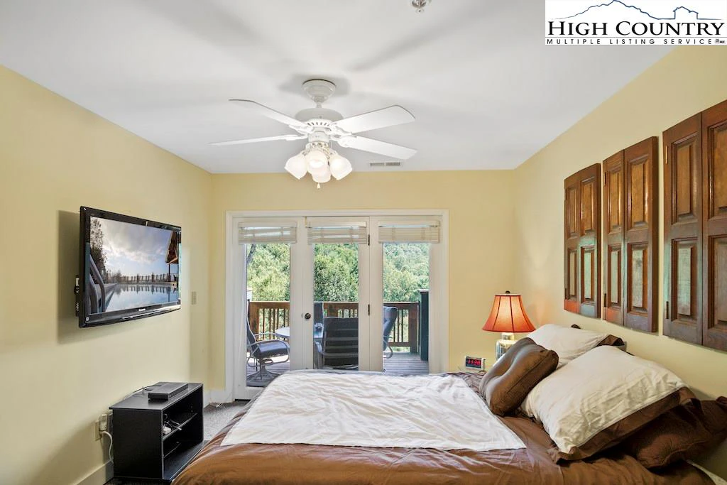 Image number 6 for the current listing