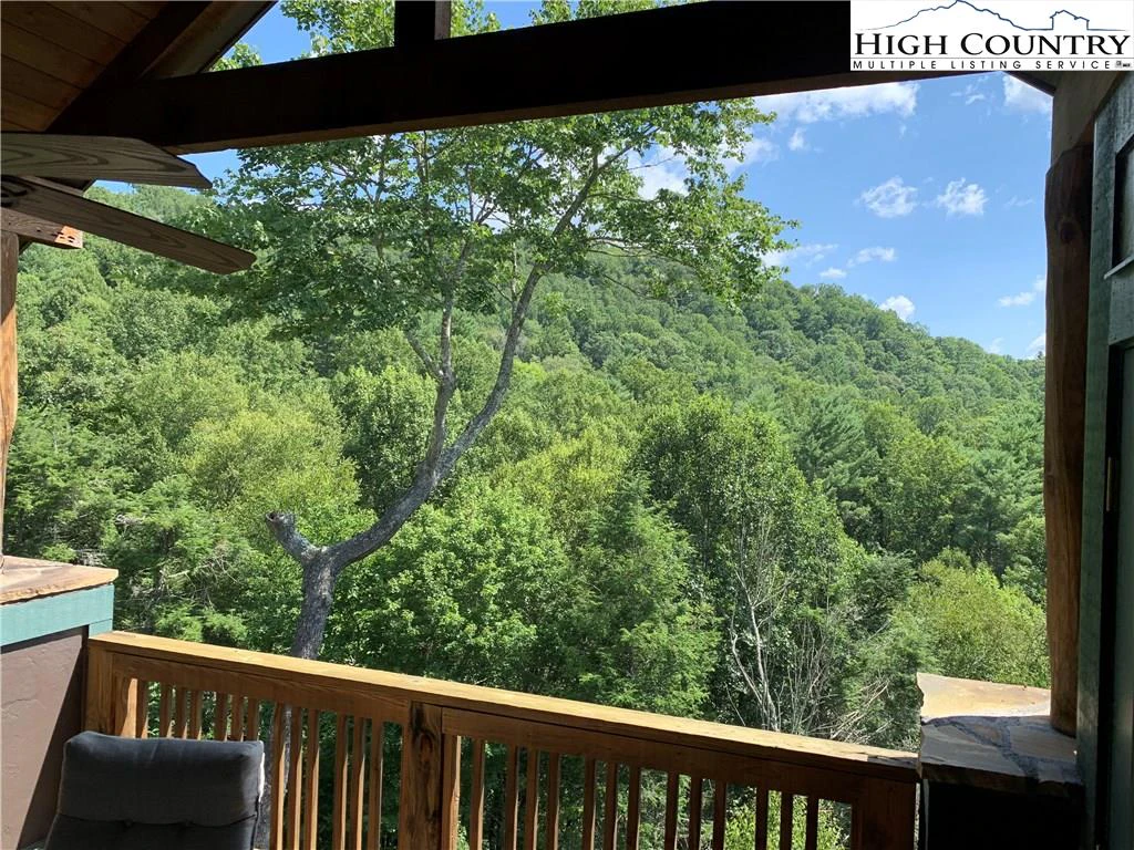 Image number 20 for the current listing