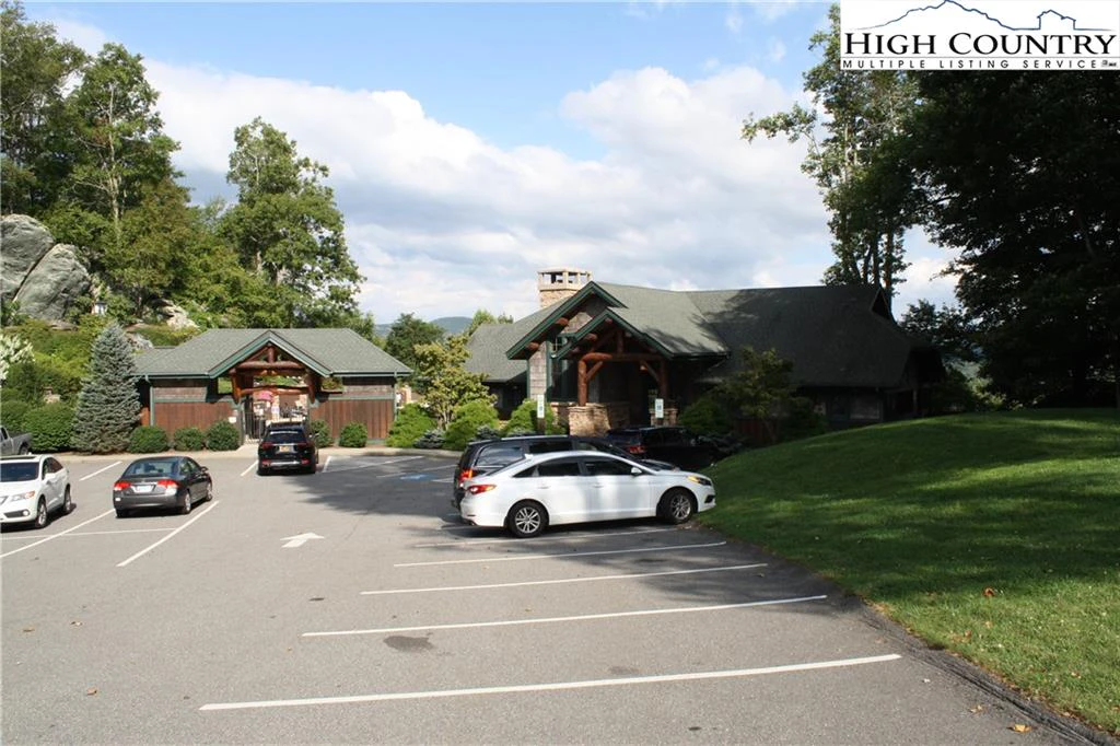 Image number 11 for the current listing