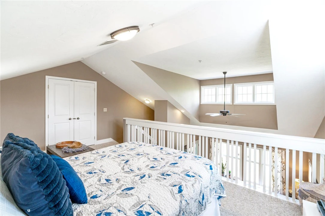 Image number 7 for the current listing